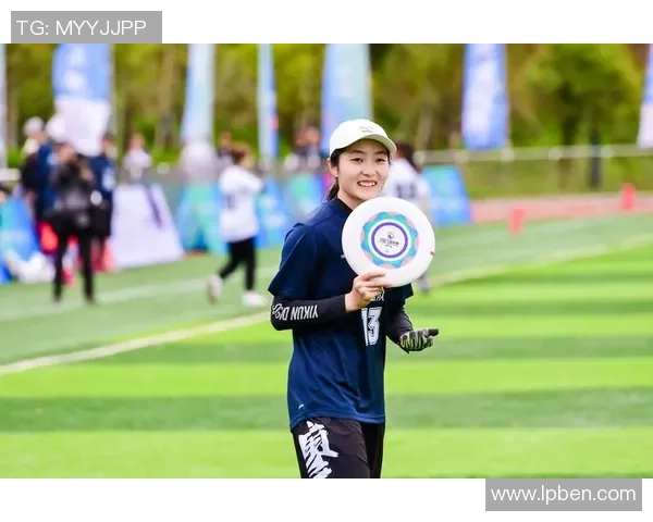 广州飞盘队在极限运动联赛中的团队协作表现分析与点评